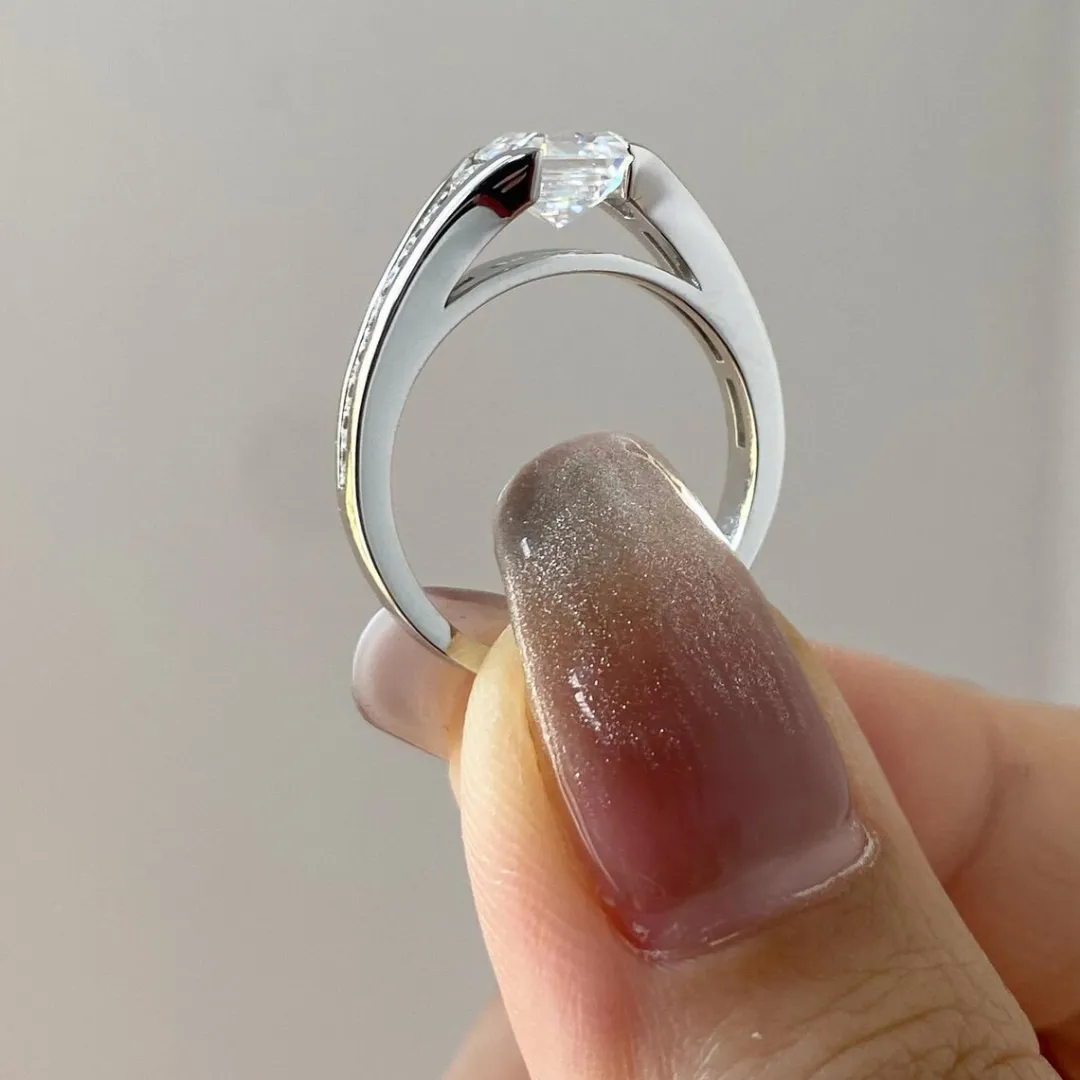 /public/photos/live/Asscher Cut Moissanite Engagement Ring For Her 519 (1).webp
